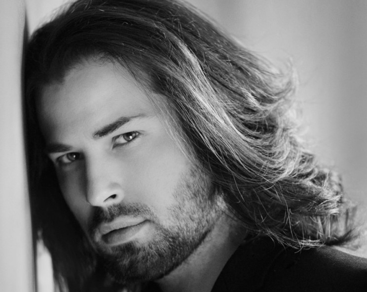 Известный украинский певец потерял волос…