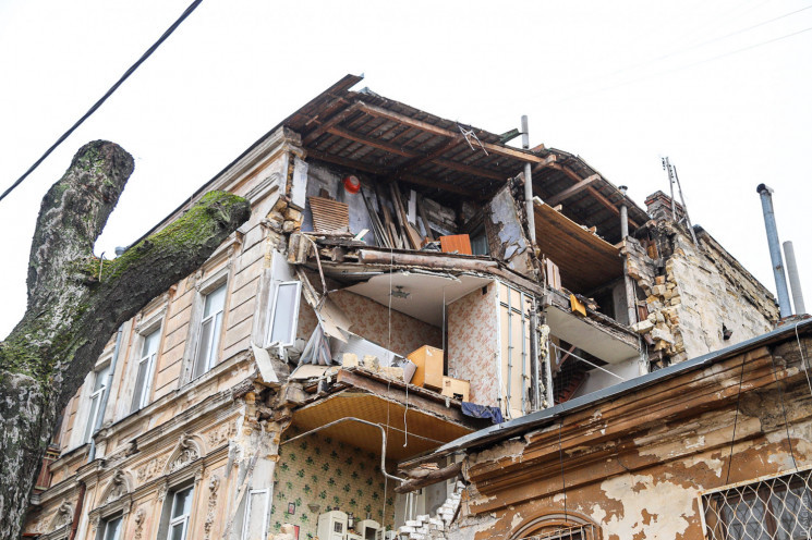 Обвал дома на Нежинской улице в Одессе в…