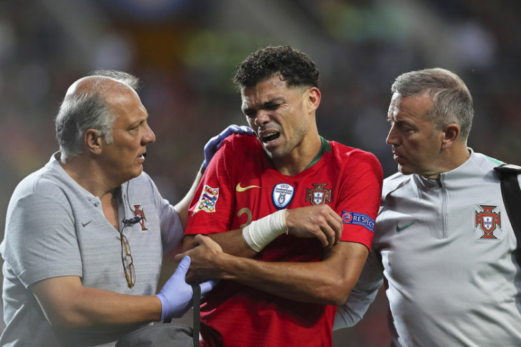Лидер сборной Португалии неожиданно проп…