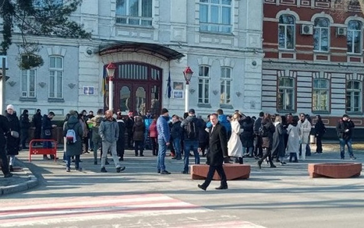 В розважальному закладі одіозного Вікарч…