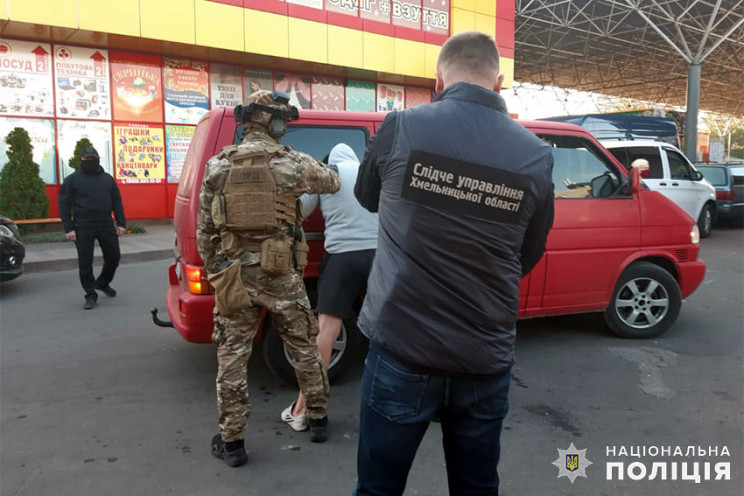 У Хмельницькому судитимуть банду вимагач…