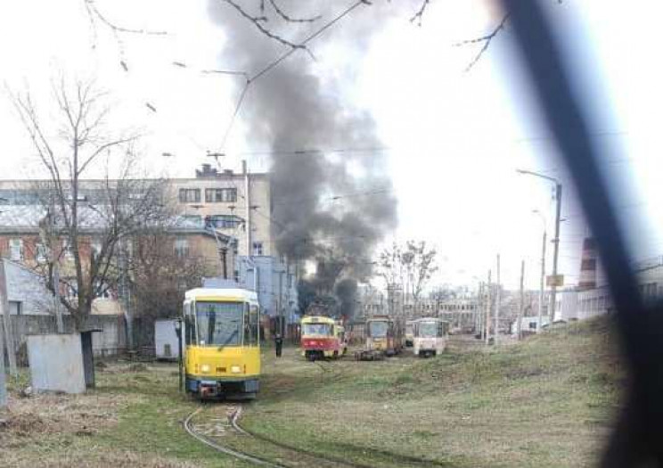 У Львові горів трамвай (ФОТО)…