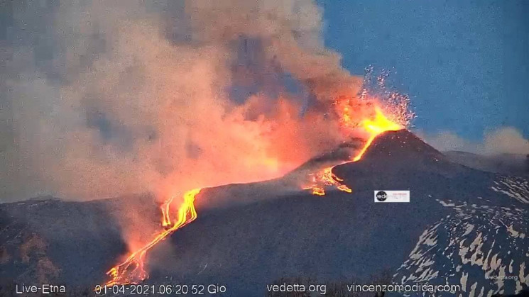 На Сицилії знову лютує найбільший вулкан…