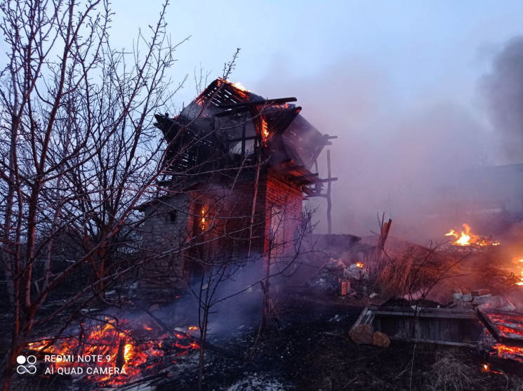 У Харківському районі згорів дачний буди…