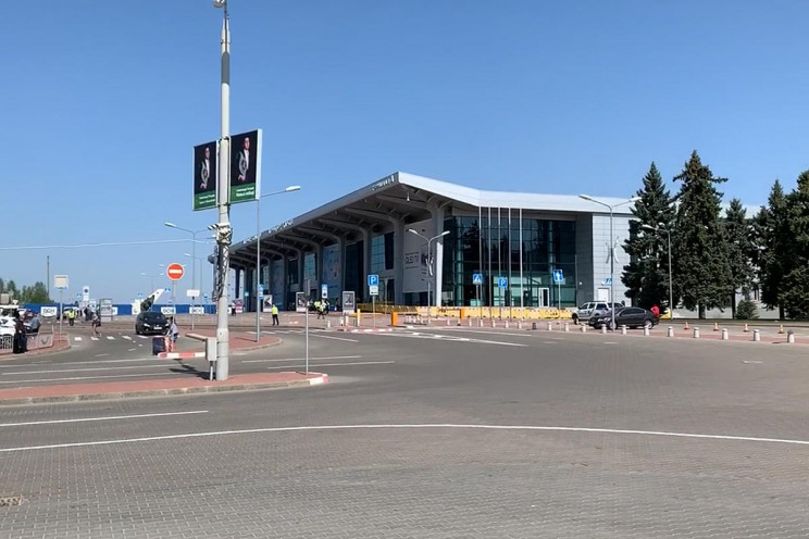 Аэропорт Харькова впервые с начала каран…