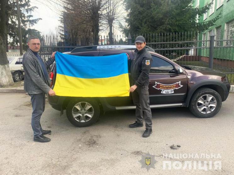 У Луцьку вкрали прапор з міськради (ФОТО…