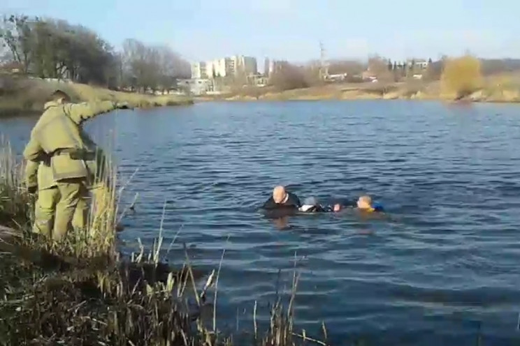 В Харькове чуть не утонул человек, спаса…