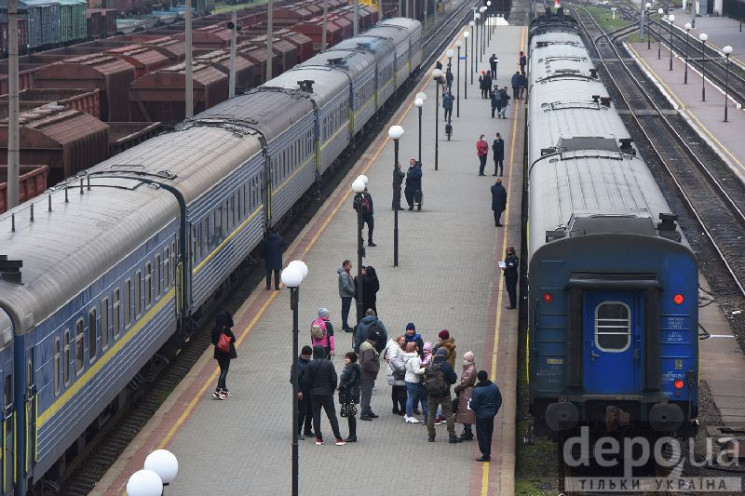 Через низький попит Укрзалізниця тимчасо…