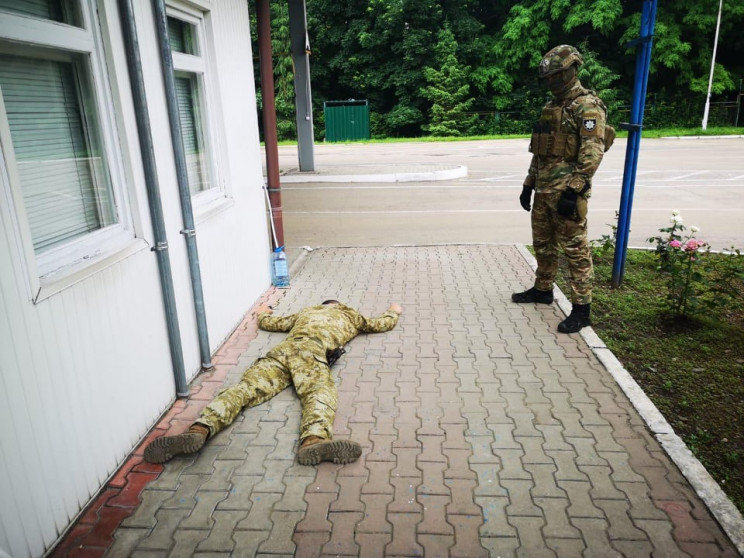 Хмельницькі ДБРівці викрили міжнародну з…