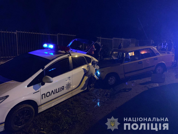 На Одещині п'яний водій влетів у поліцей…