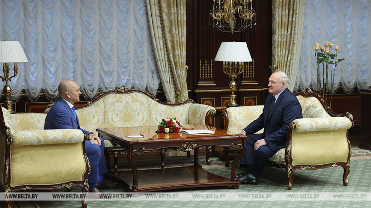 Лукашенко считает встречу со "слугой" Ше…