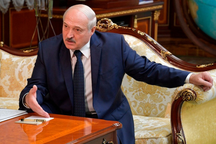 Лукашенко заявил, что Украина должна быт…