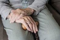 В Україні понад 70% пенсіонерів живуть з…