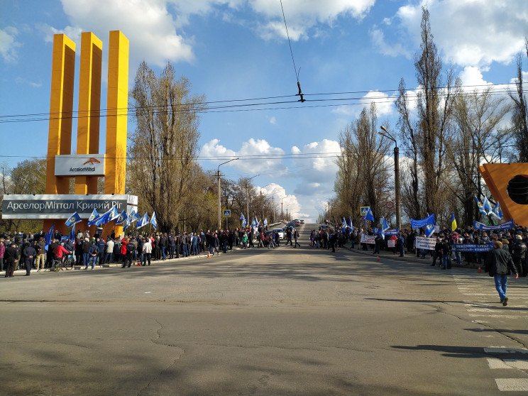 На Днепропетровщине с перекрытием дороги…