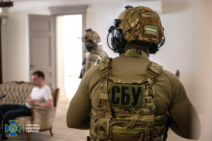 На Донеччині СБУ викрила посадовців на р…