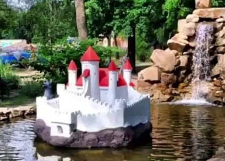 В Мелитополе появился замок на воде…