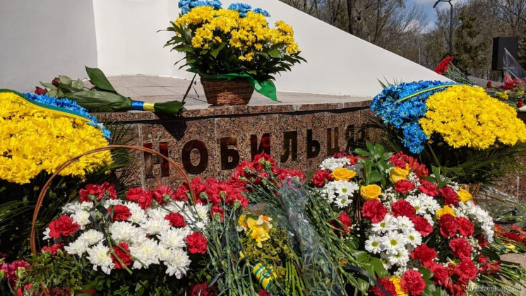 У Харкові поклали квіти до пам’ятників л…