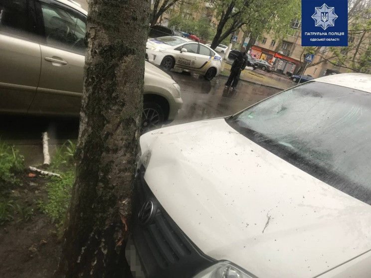 В Одессе автомобиль на тротуаре наехал н…