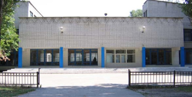 В Павлограде три школьницы избили второк…