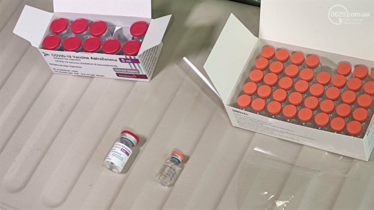 В Мариуполь доставили 6400 доз вакцин Co…