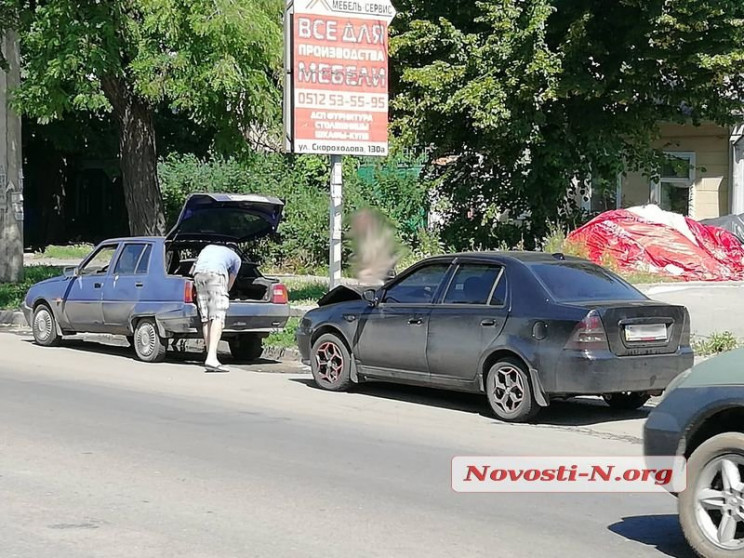 У Миколаєві через жінку з дитиною, що пе…