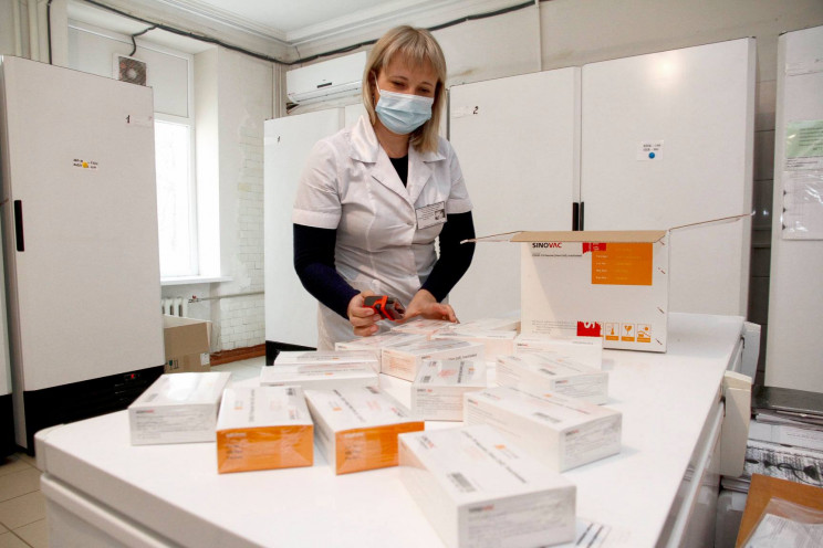 В Україні вакцинували ще 73 тис. людей,…