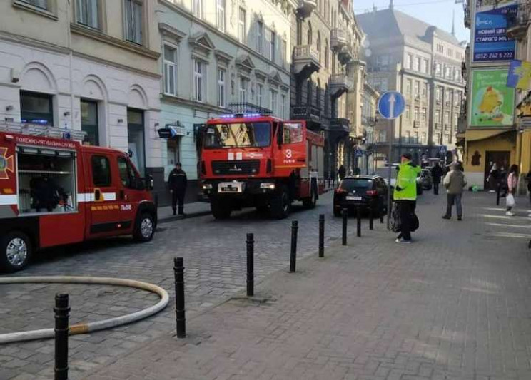 У центрі Львова виникла пожежа (ФОТО)…