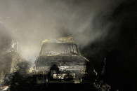 В Запорожье ночью сгорел гараж с "Москви…