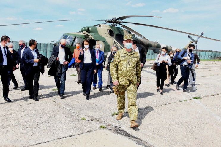 Міністри закордонних справ країн Бенілюк…