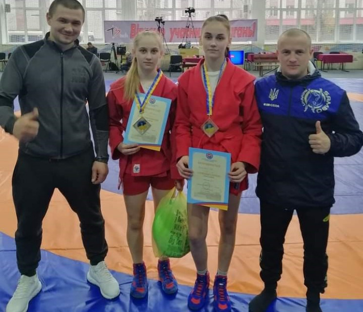 Юні вінницькі самбісти привезли кілька м…