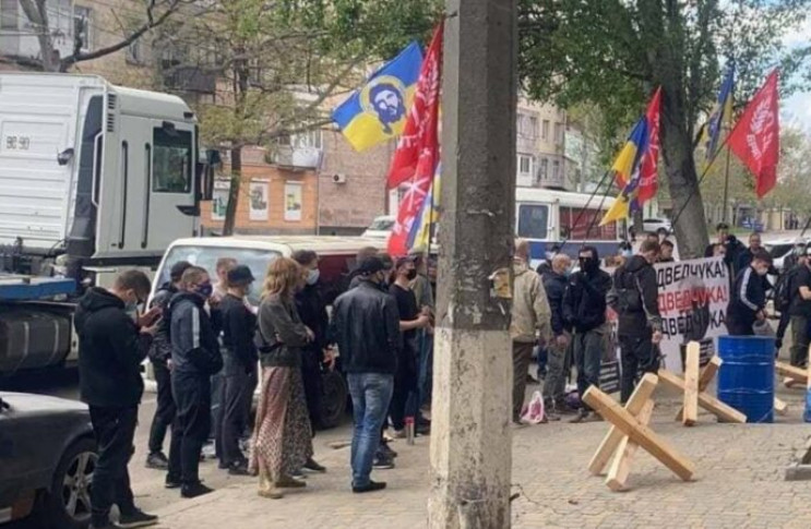 V Odesse Bratstvo Trebuet Zakryt Telekanal Soratnika Medvedchuka Novosti Odessy