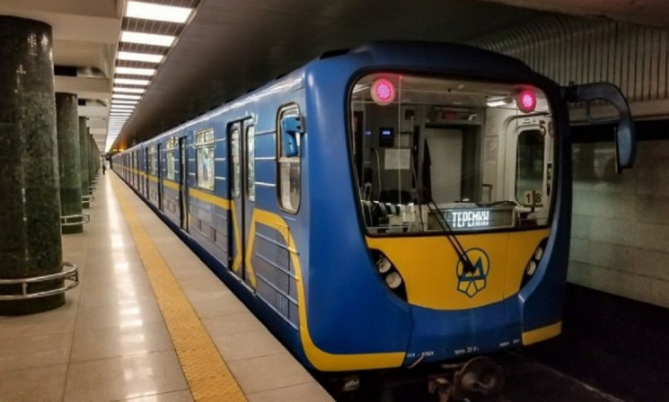 У Києві частину працівників метро переве…