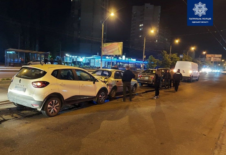 Масова нічна аварія в Одесі: Зіткнулися…