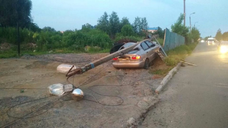 У Хмельницькому автівку, що врізалася в…