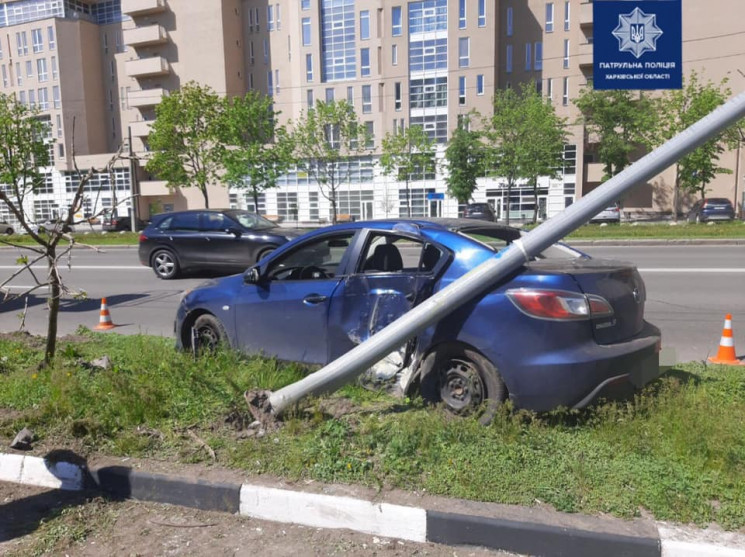 В Харькове пьяный водитель Mazda протара…
