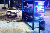 В Мариуполе пьяный водитель разбил автоб…