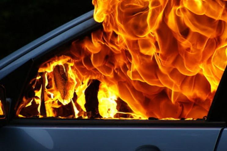 На Рахівщині вщент згорів автомобіль…
