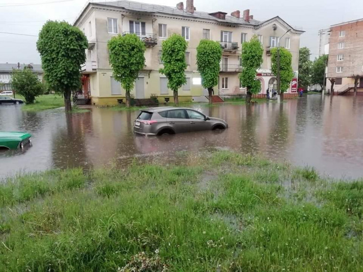 Червоноград затопило (ФОТО)…