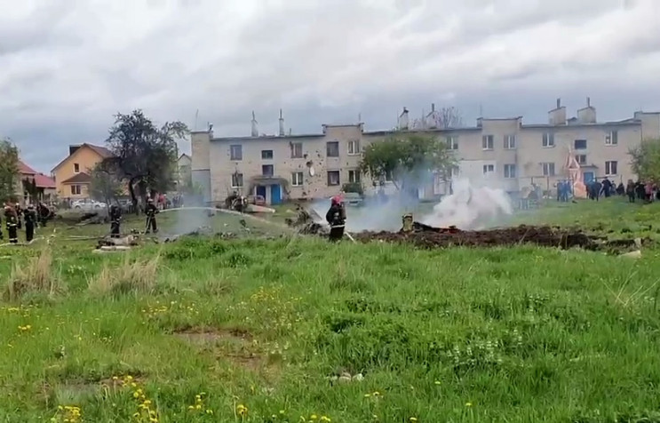 В Беларуси упал военный самолет: Есть по…