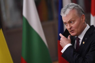 Президент Литвы требует от Лукашенко осв…