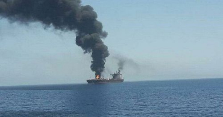 У затоці Омана загорілися два нафтоналив…