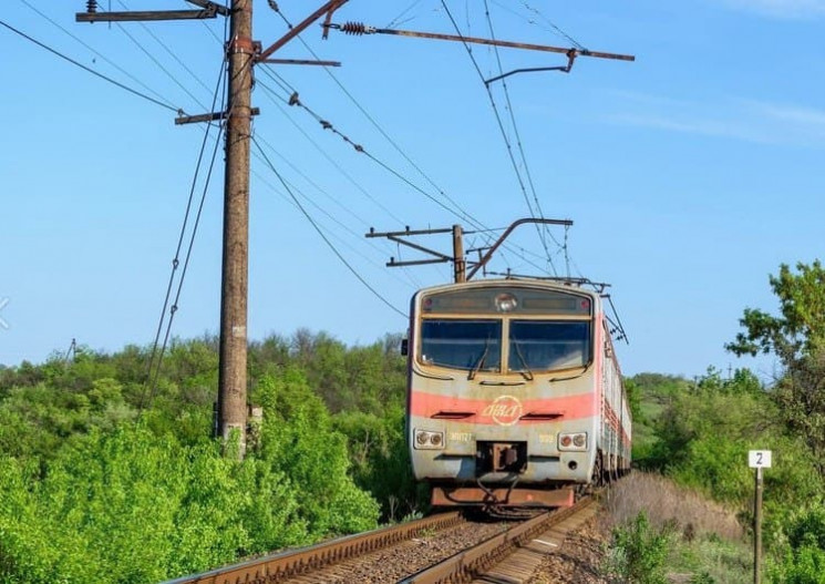 В "ДНР" железнодорожники распродают на Р…