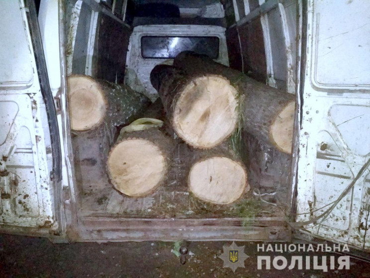 На Полтавщині зупинили вантажівку з повн…