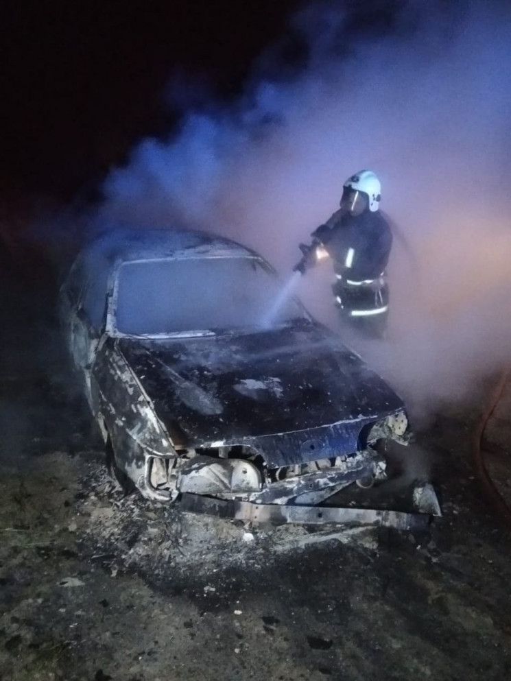 У Рівненській області згорів автомобіль…