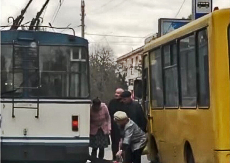 Мер Херсона хоче об’єднати в одне підпри…