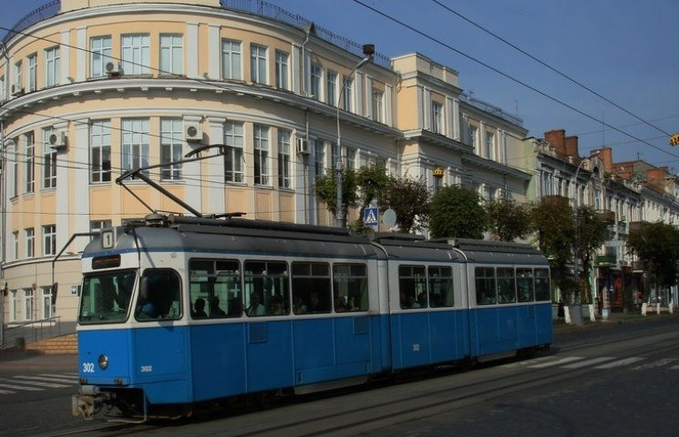 Вінничани збирають підписи за безплатний…