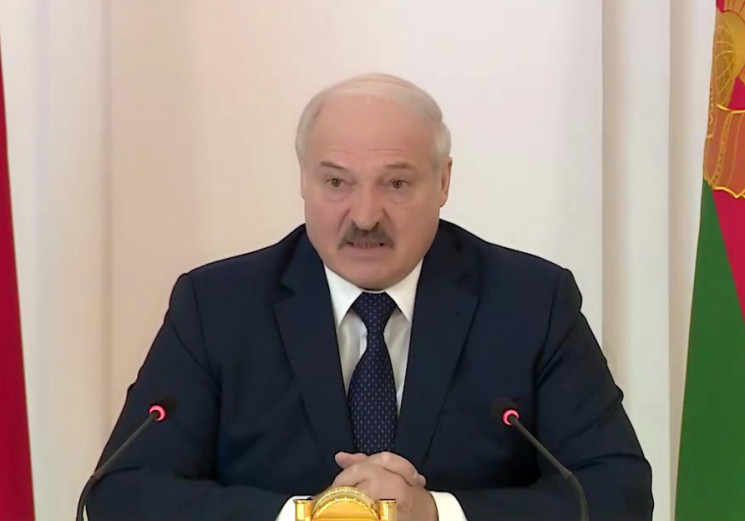 Лукашенко хоче налагодити авіасполучення…