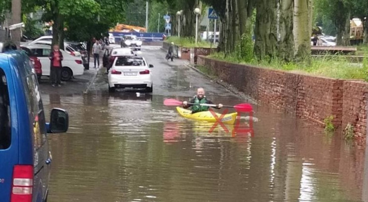 У Дніпрі влаштували прогулянку байдаркам…