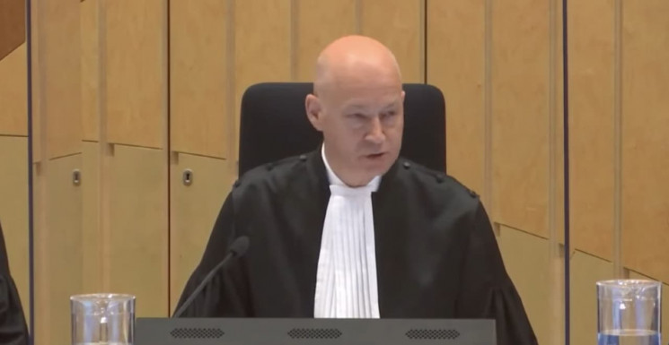 Суд у Нідерландах завершив перше засідан…