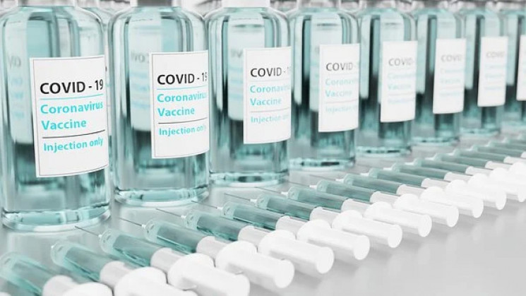 В 14 центрах массовой COVID-вакцинации з…
